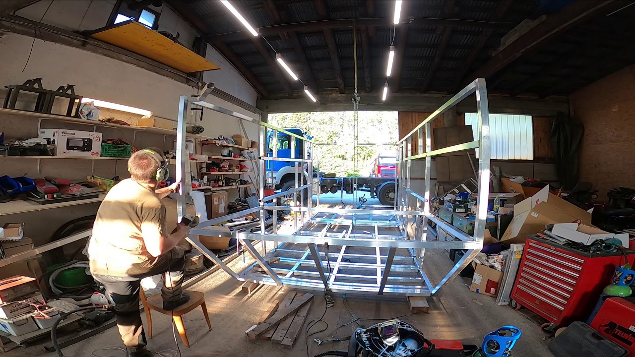 VLOG #9 🚚 Costruzione della Cella in alluminio per il nostro veicolo da spedizione offroad 4x4