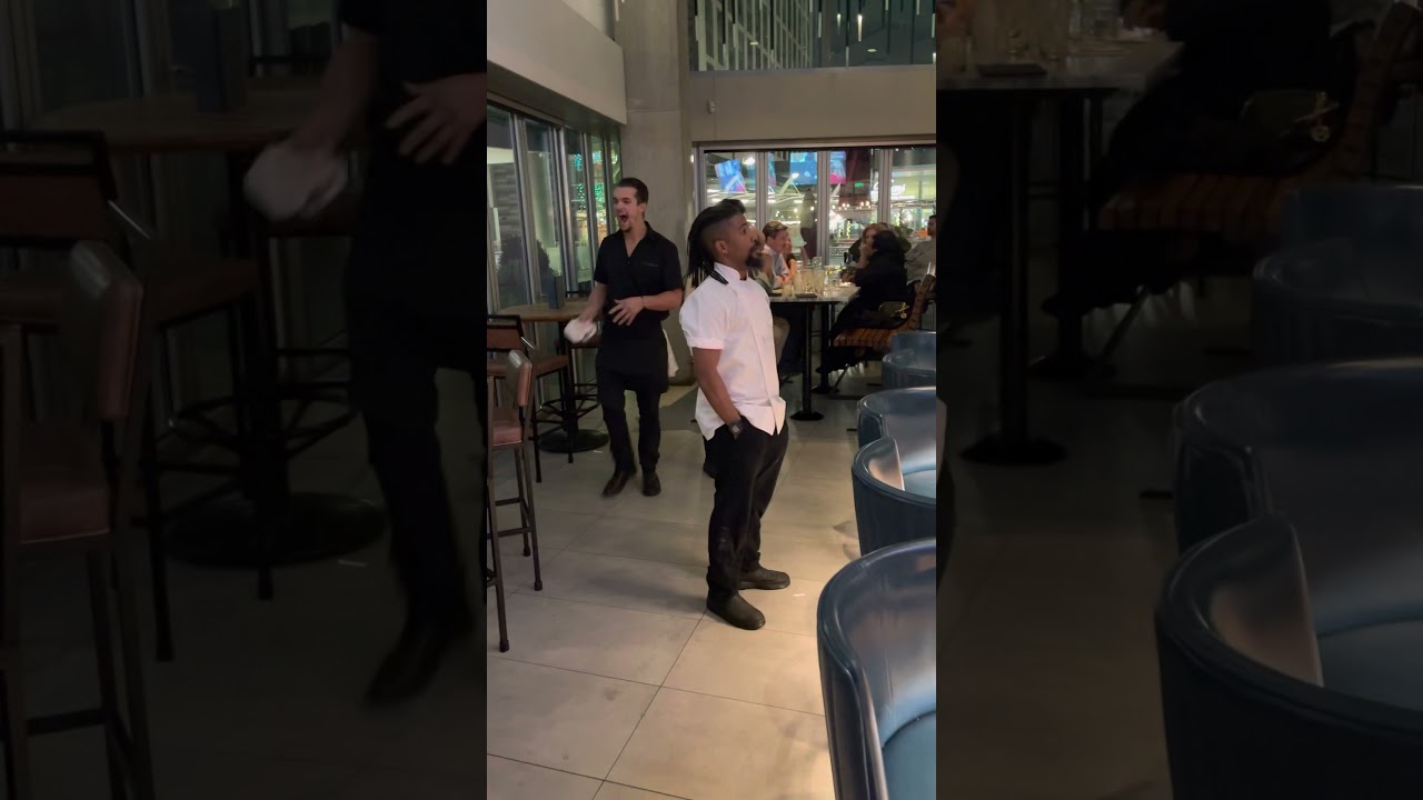 Earls Kitchen and Bar - the worst of the worst - Tyson’s corner Virginia with a fudge packer GM lol