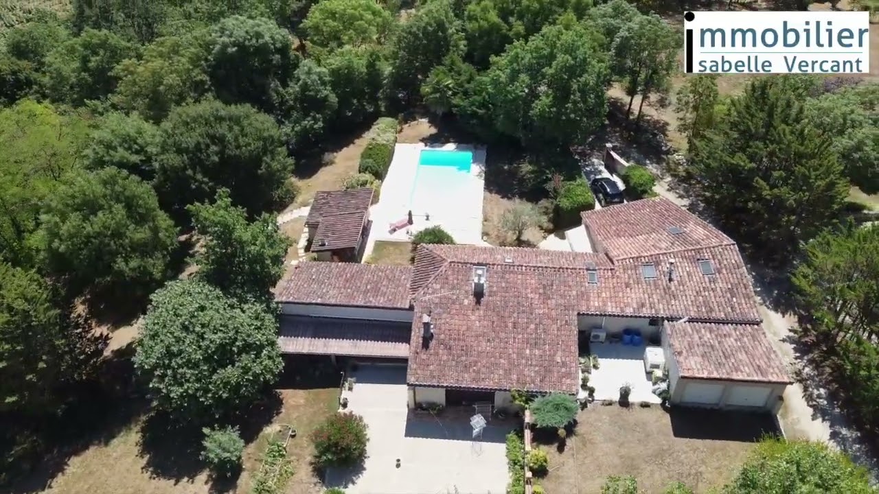 Adorable maison en pierre avec piscine proche de  Cast&eacute;ra-Verduzan dans le GERS