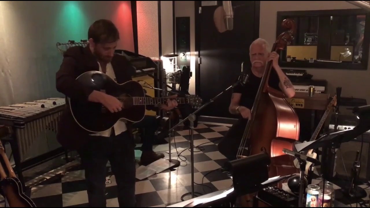 Dan Auerbach & The Band - Waiting on a Song - Live At The Easy Eyes Estudio
