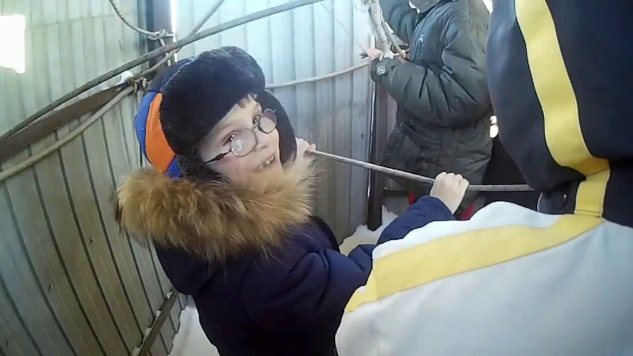 Наше РОЖДЕСТВО/Дети звонят в КОЛОКОЛА/