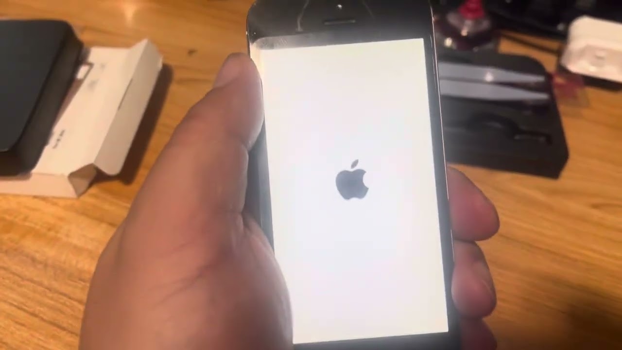 Аккумулятор моего iPhone SE1 вздулся, поэтому, наконец, заменил аккумулятор (RUEMIU $10 на Amazon...