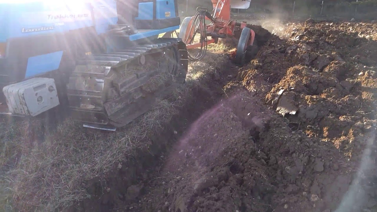 Landini Trekker 85 in aratura con bivomero Mattioli