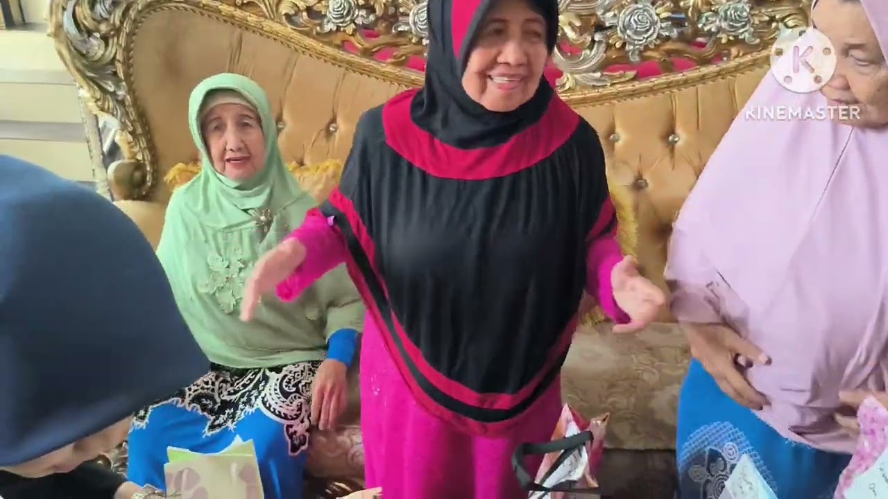 Selamat ulang tahun, OMA tercinta. Semoga Oma selalu sehat, bahagia, dan diberkahi.