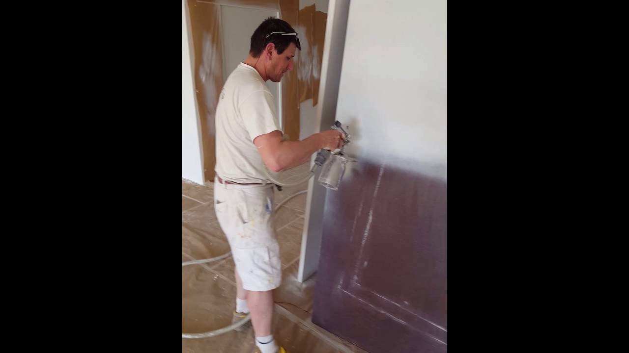 LACANDO PUERTAS CON TURBINA HVLP