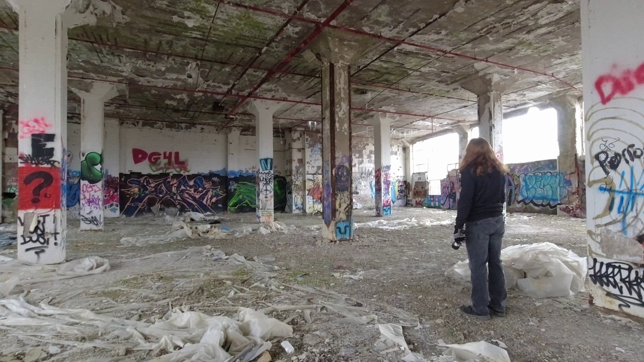 Exploring an Abandoned Apartment with Tons of Stuff Left Behind! - Urban Exploration