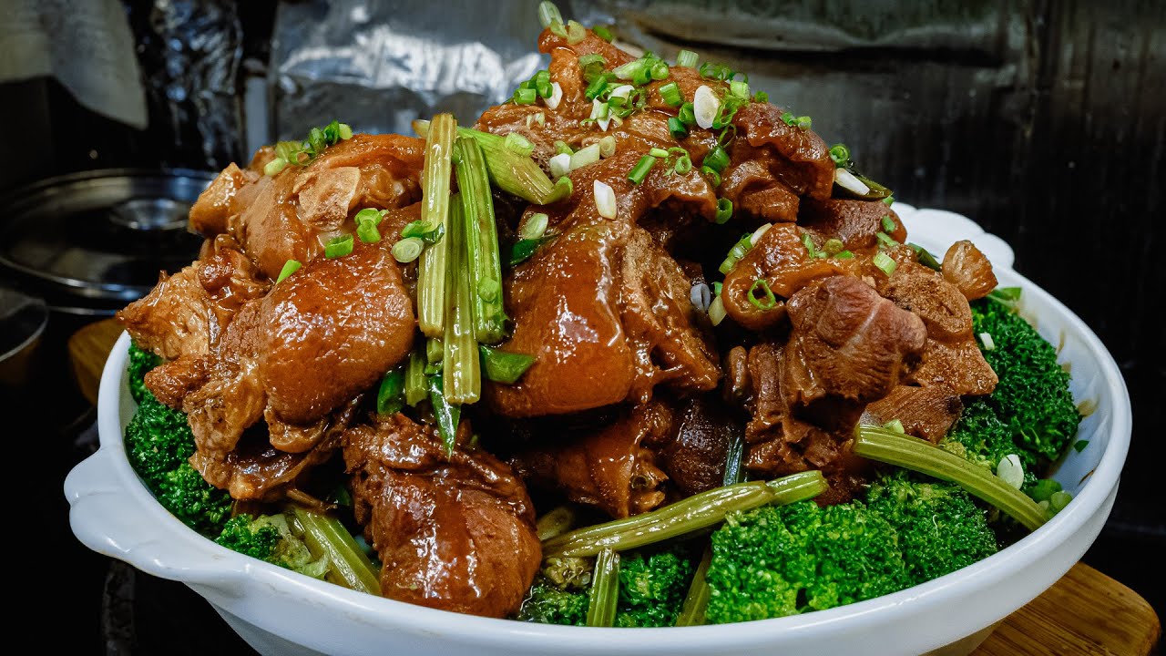 廣東話影片｜柱候燜豬手｜非常經典香港菜式，一週總會在餐廳午市餐牌出現一次，現在是超100%還原，而且跟著影片程序製作，香糯軟滑不粘咀，香氣四溢流口水，比茶餐廳更好味哦！