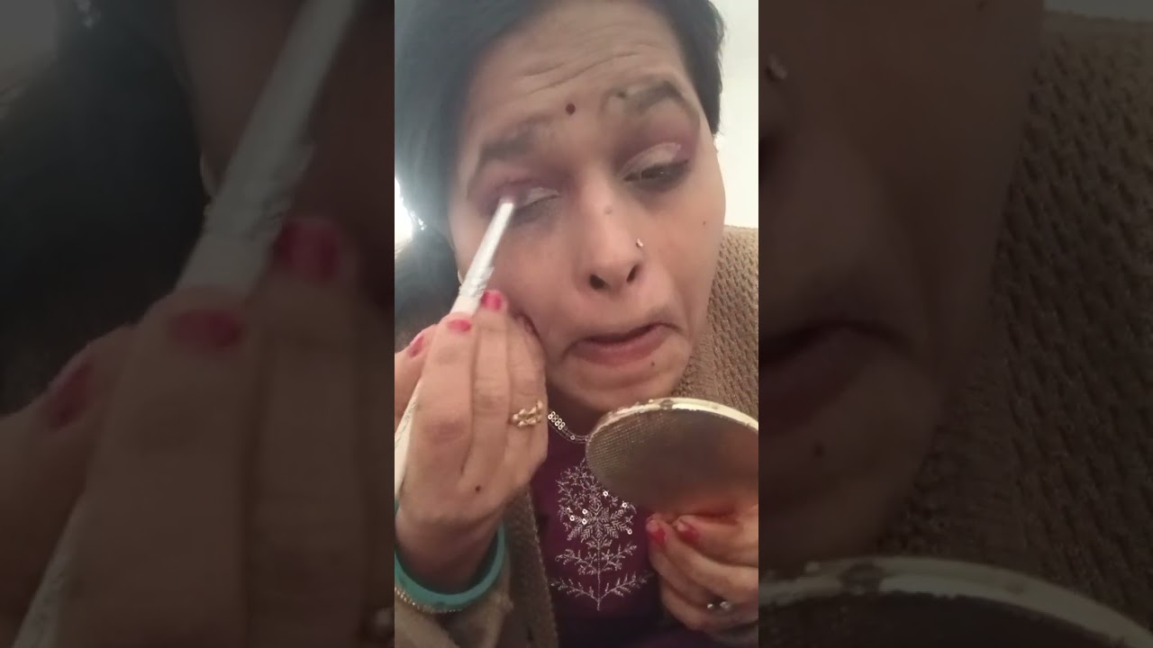 Eye makeup for beginners by simple step