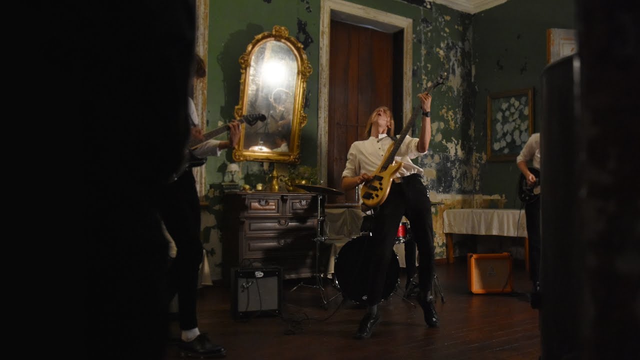 Kieno Mishke Kankorezhiai - su Pauze