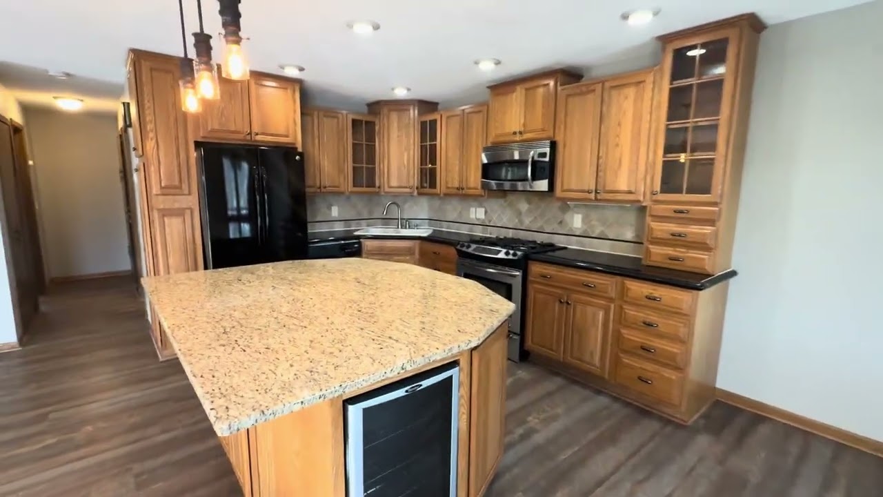 7349 York Ave N, Brooklyn Park, MN