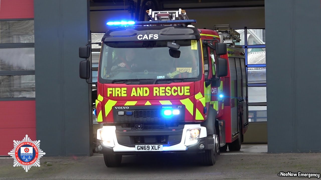 Hightown (JH56P7) TURNOUT from Winchester Fire Station - HIOWFRS