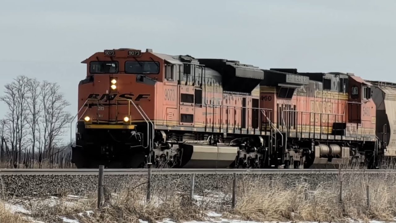 SD70ACe Leads Mile-Long Manifest Train