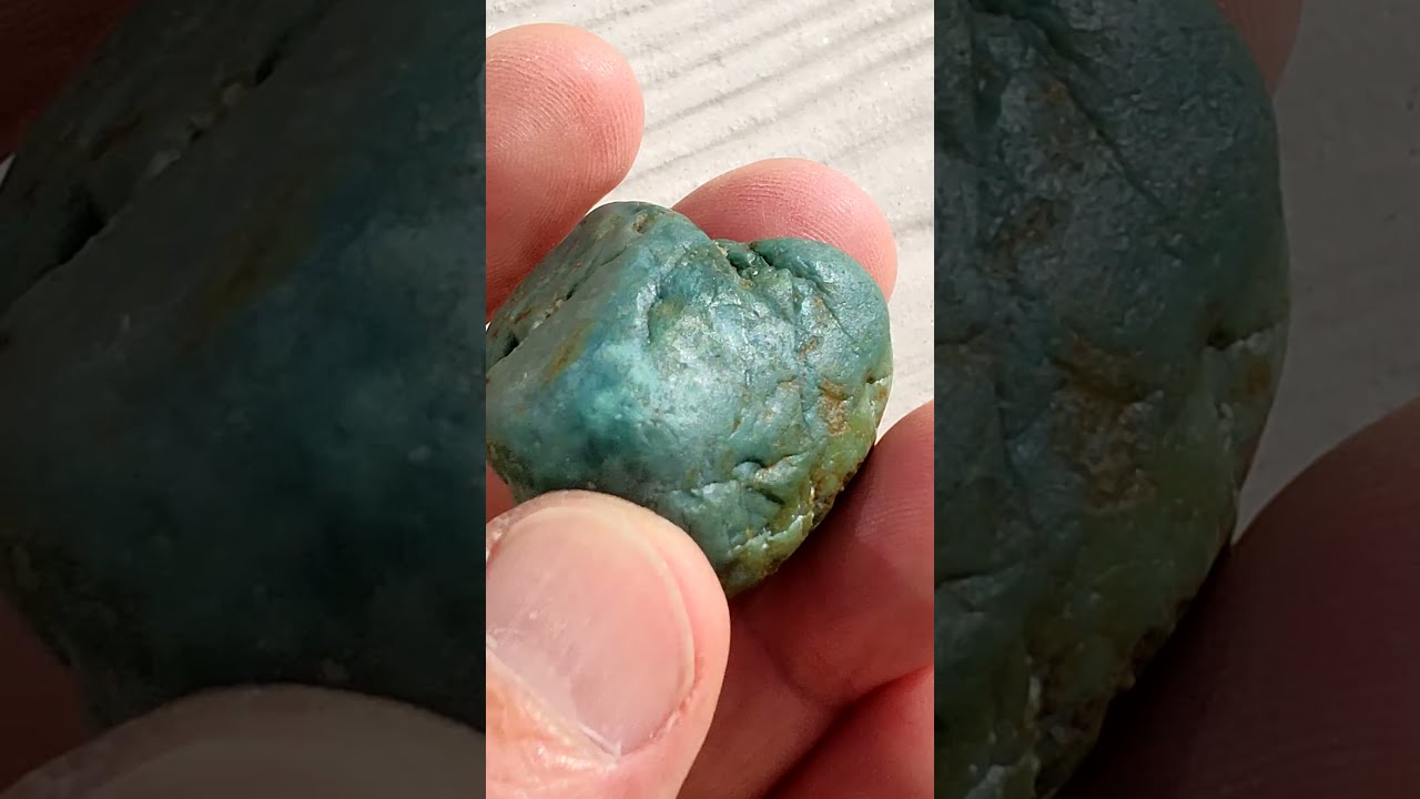 gemstone,amazing rough uncut Green stone,yeşil taş, değerli taşlar.