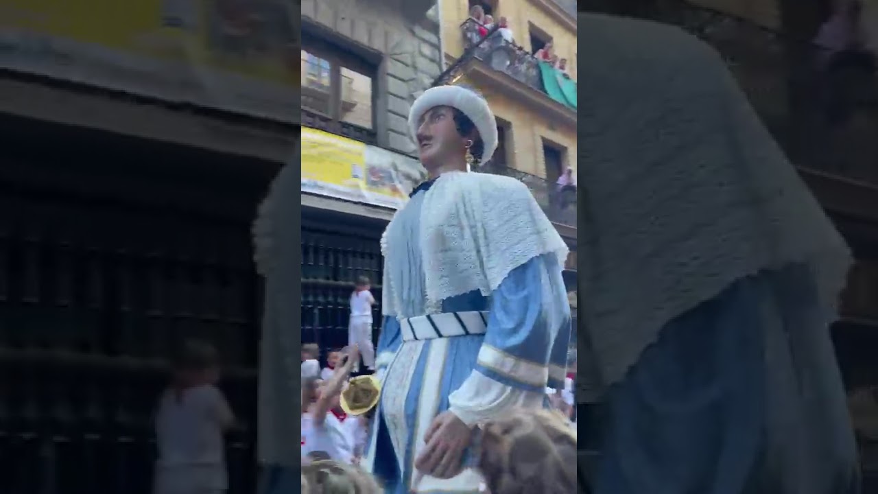 POLONESA GIGANTES DE PAMPLONA. SAN FERMINES 2025. GRACIAS A NUESTRO AMIGO @Elgiganterodepamplona