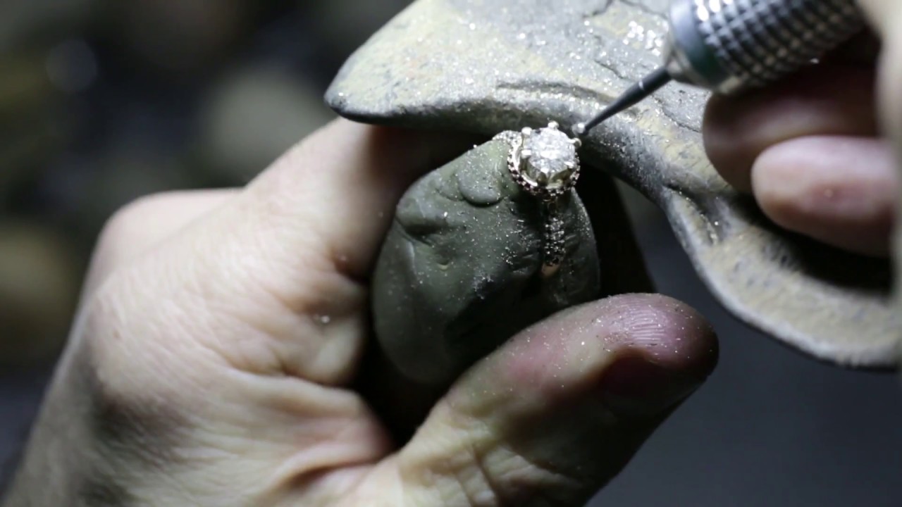 Damiani: the crown of real love