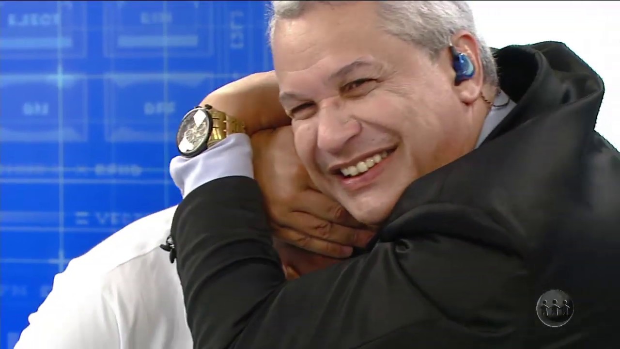 TOALHA PODRE É CONTRATADO PELA TV A CRÍTICA