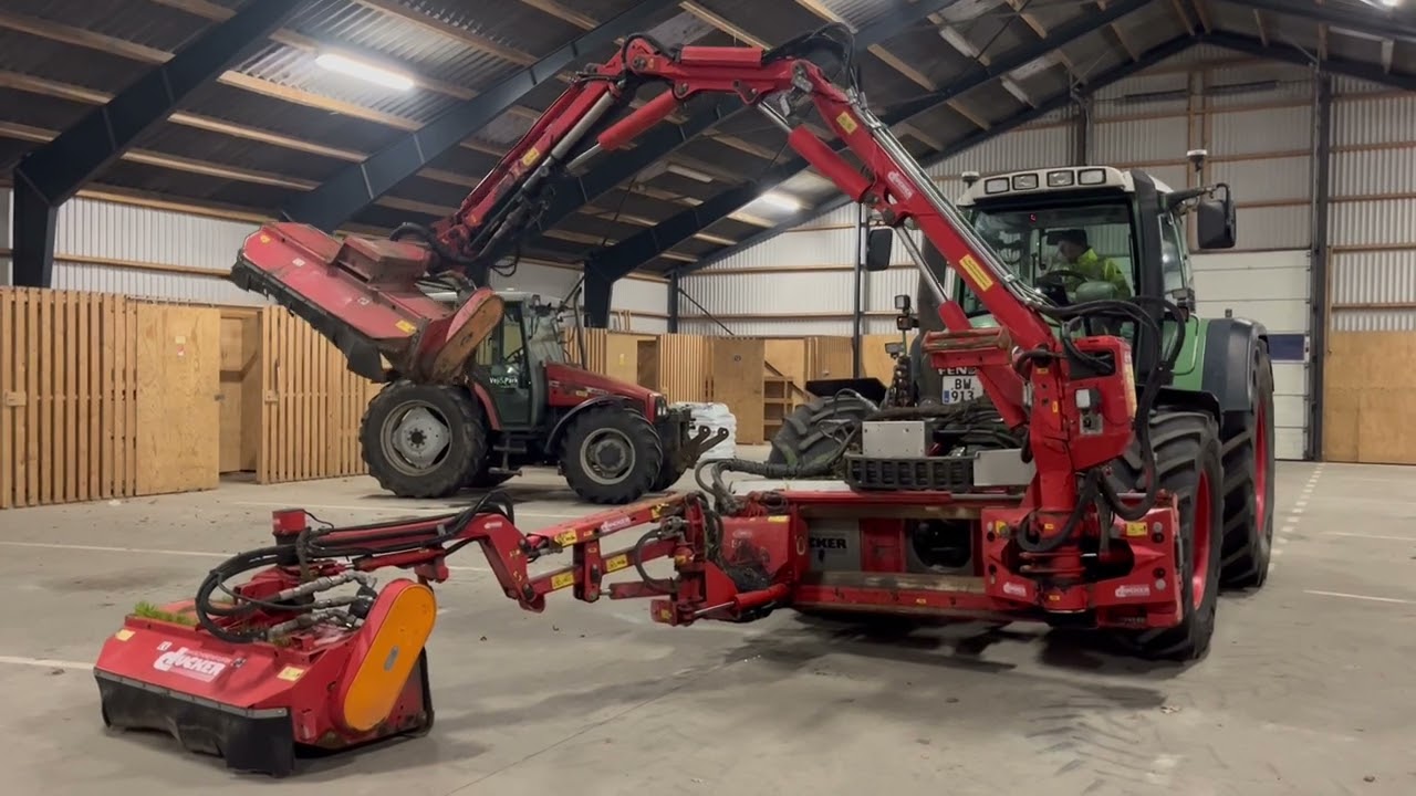 Fendt 718 Vario TMS traktor med Dücker klipper / tractor with mower for sale on www.retrade.eu