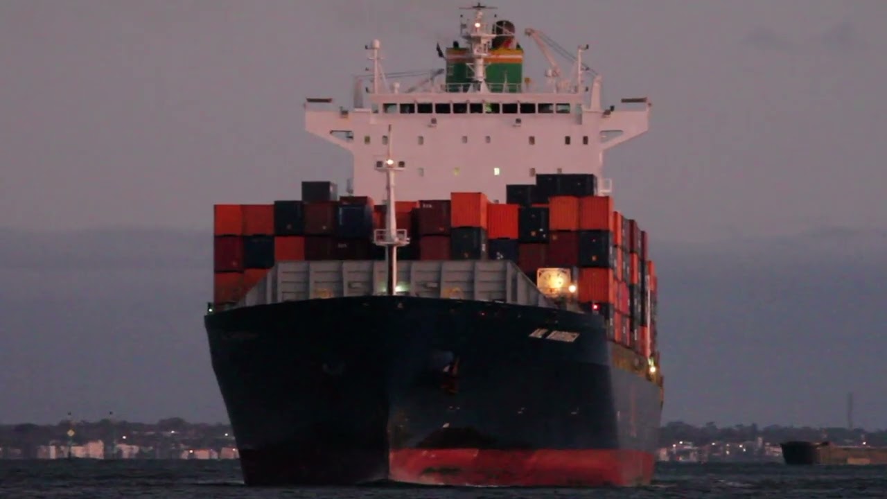 ANL WARRINGA inbound to Swanson Dock , Melbourne 2016