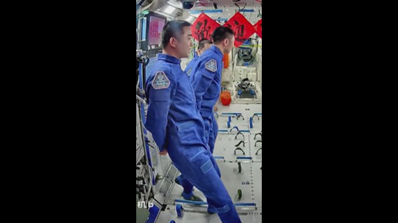 Stranded Chinese astronauts return