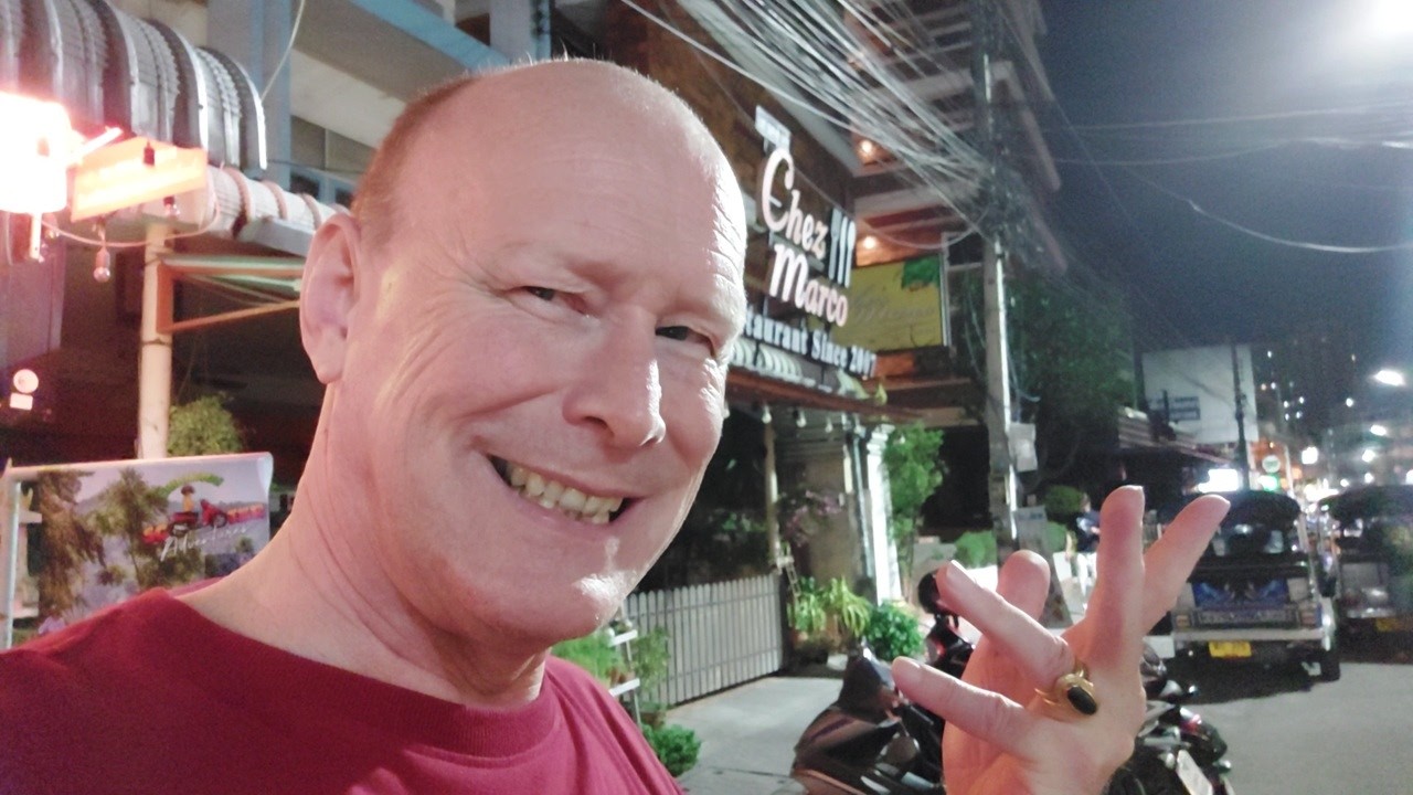 How Would We Call This Season ? CHIANG MAI NIGHTLIFE ! THAILAND !