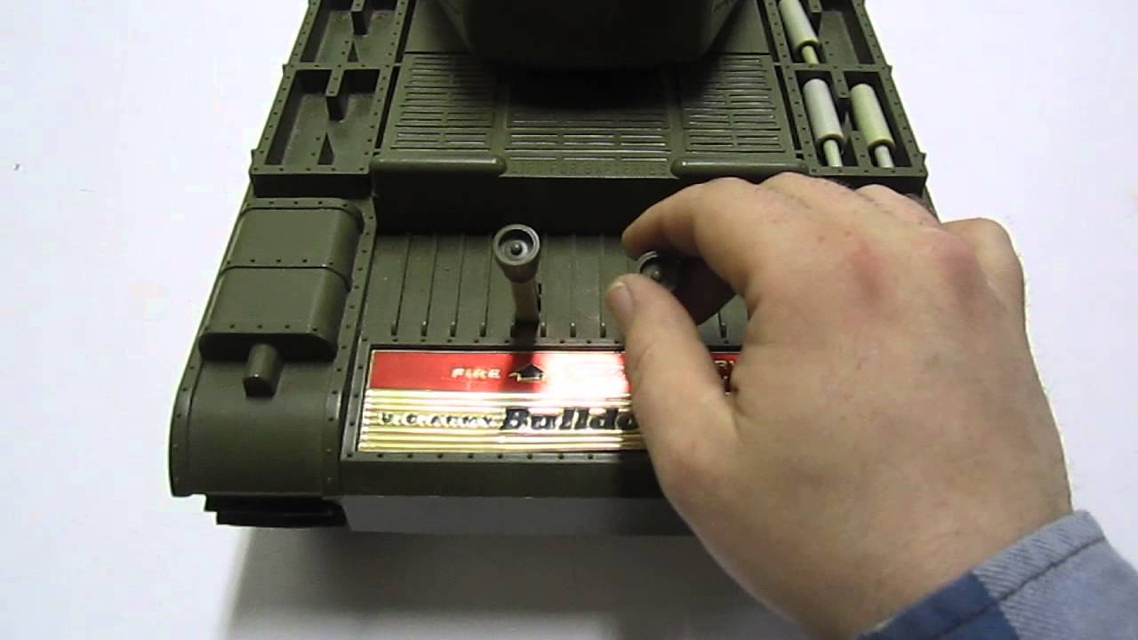 BIG 1960's Vintage Remco US Army Bulldog Tank #607 WORKING!