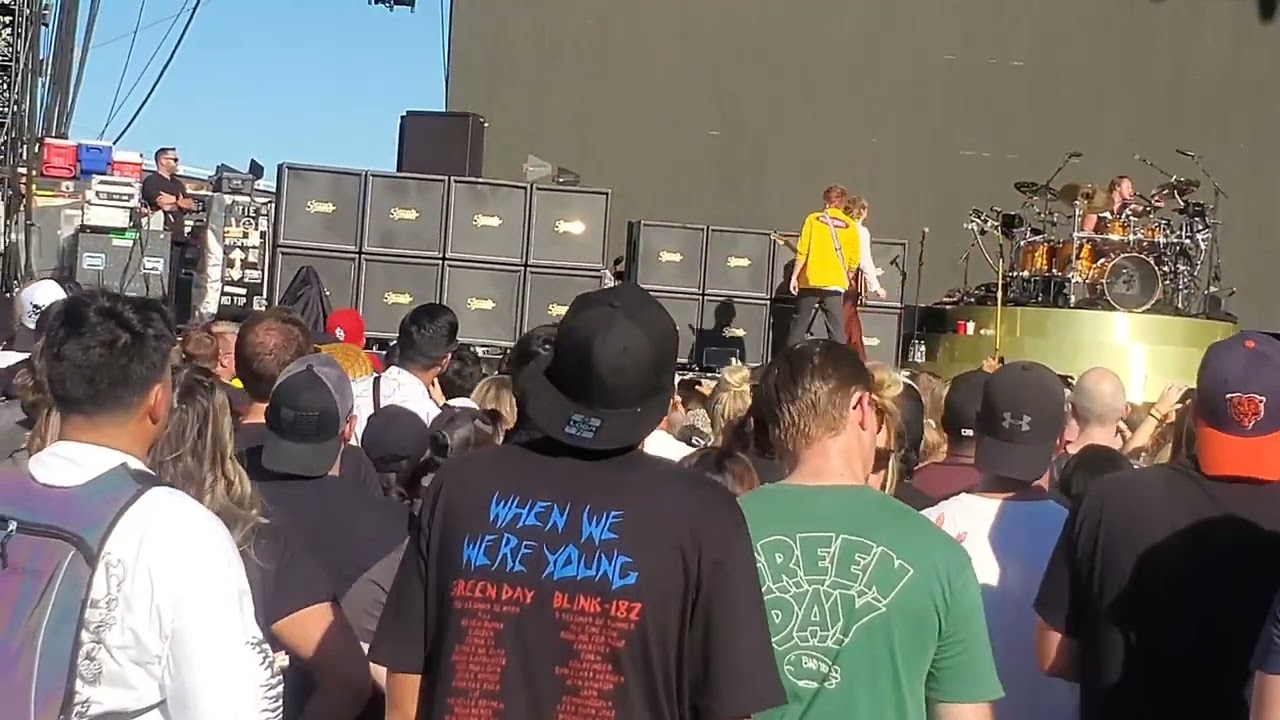 5 Seconds Of Summer - She's Kinda Hot. WWWY When We Were Young Festival 10/21/23