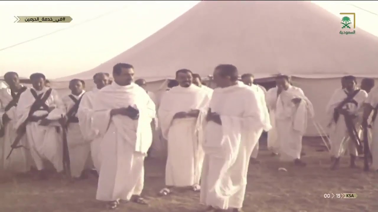 عندما تولى الملك فيصل بن عبد العزيز آل سعود عام 1384هـ واصل  -رحمه الله- انجاز توسعة المسجد الحرام.