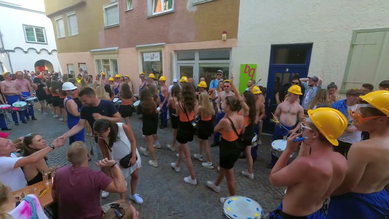 Biberacher Schützenfest 2022 - PG-Mädels & WG-Trommler - Bines Wohnzimmer - Gassenständchen