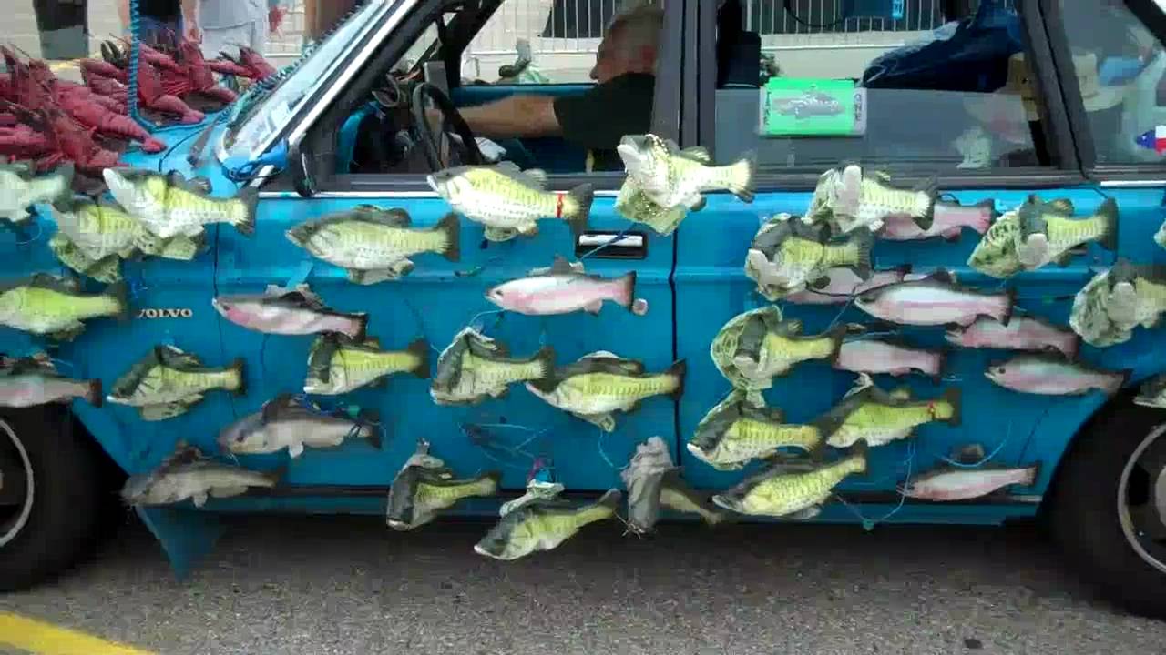 Maker Faire Detroit 2010 Big Mouth Billy Bass Car