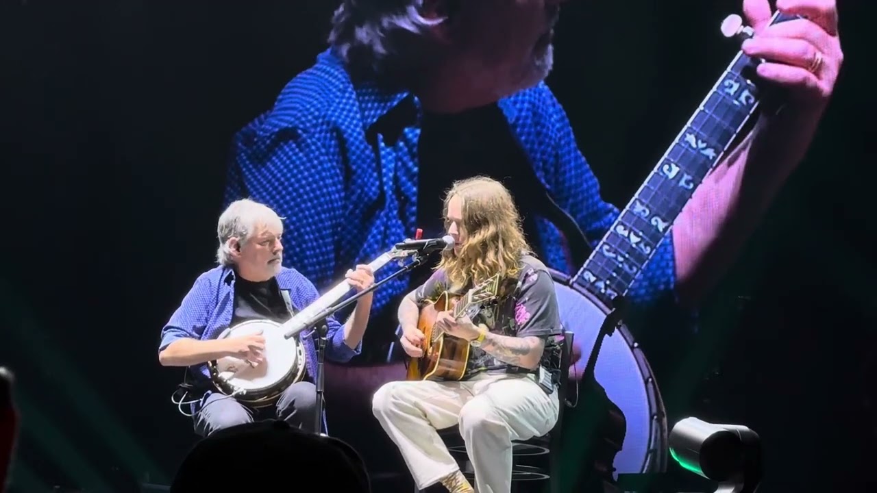 Bela Fleck & Billy Strings - Jazz Odyssey into Groundhog, Bridgestone Arena, 2-23-24, 