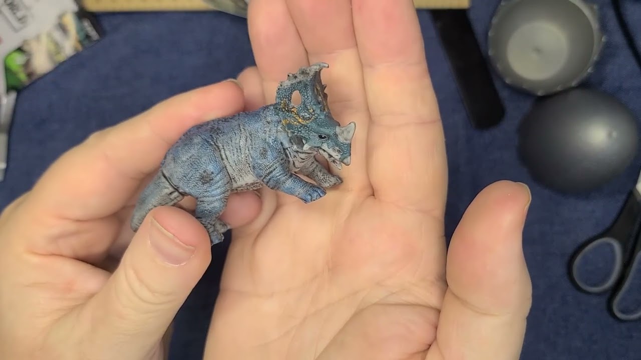 84.  Unboxing Jurassic Egg and Keyring