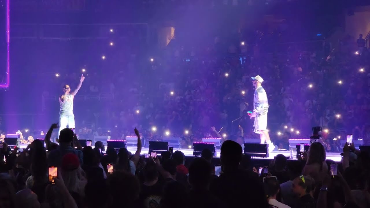 Ozuna & Anuel AA Baila Baila Baila (concierto Orlando)