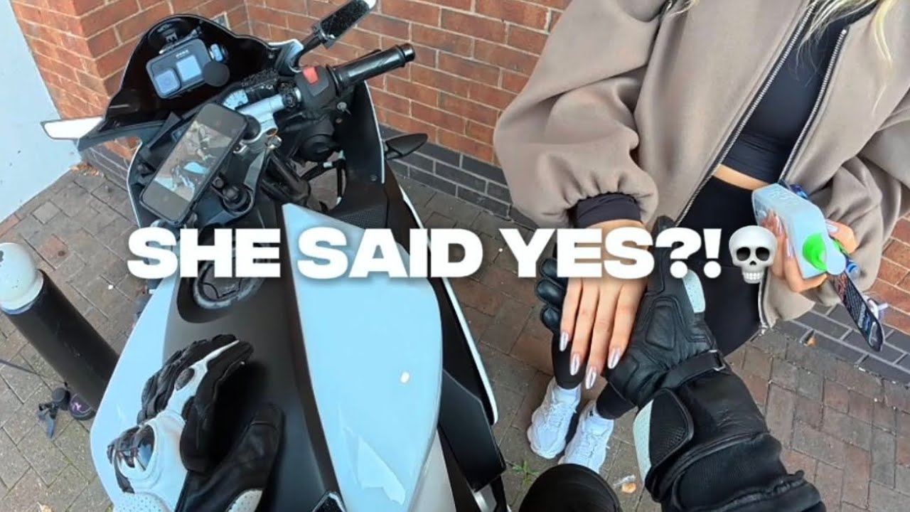 Pulling a Random Coffee Date W/ a Yamaha R125