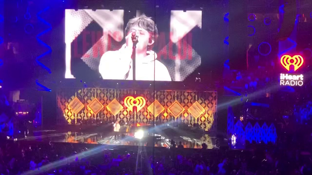 Lewis Capaldi - A Thousand Miles (Vanessa Carlton cover) - Live at Madison Square Garden