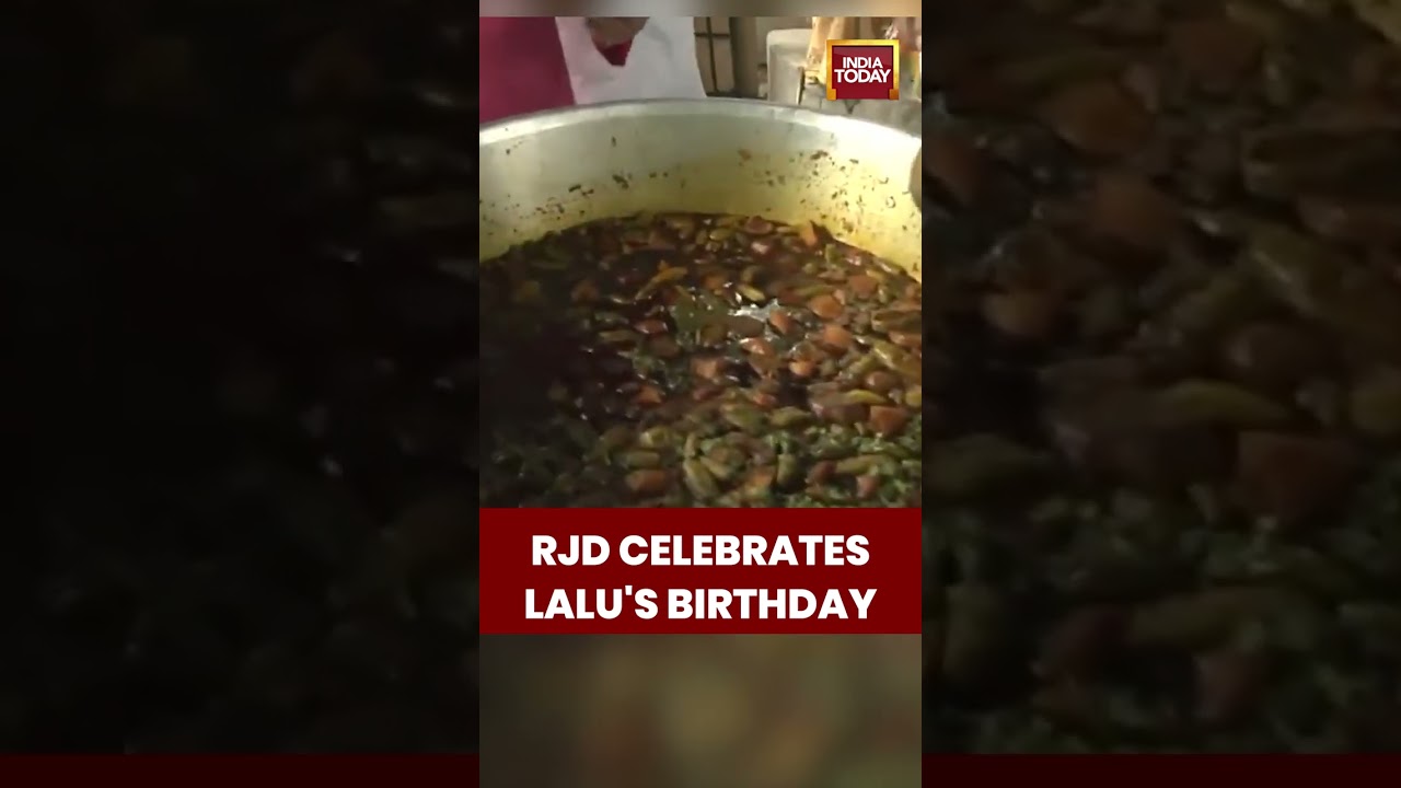 Bhandara Organised at Rabri Devi's Residence for Lalu Yadav's 79th Birthday