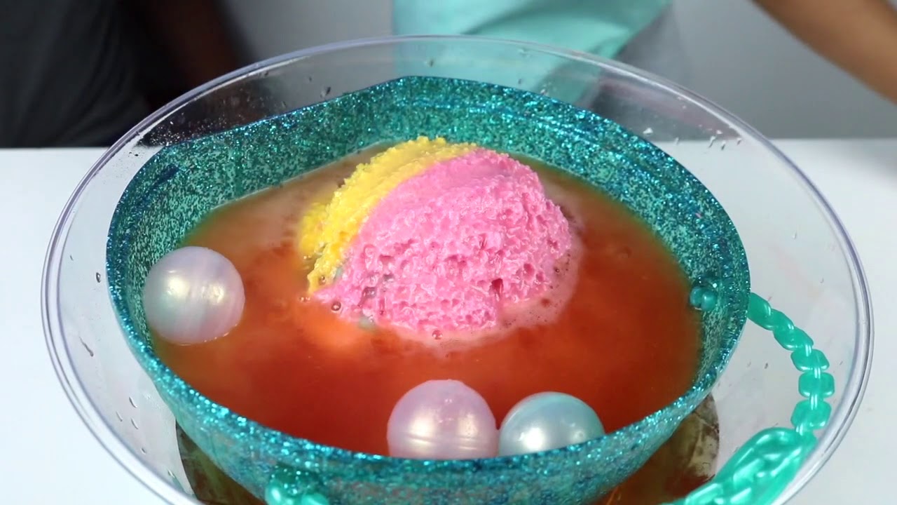 PEARL SURPRISE LOL Surprise Doll Limited Edition Fizzing Bath Bomb