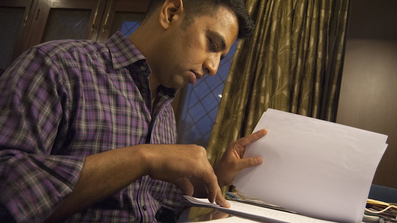 New Delhi man turns to century-old treatment to fight superbug