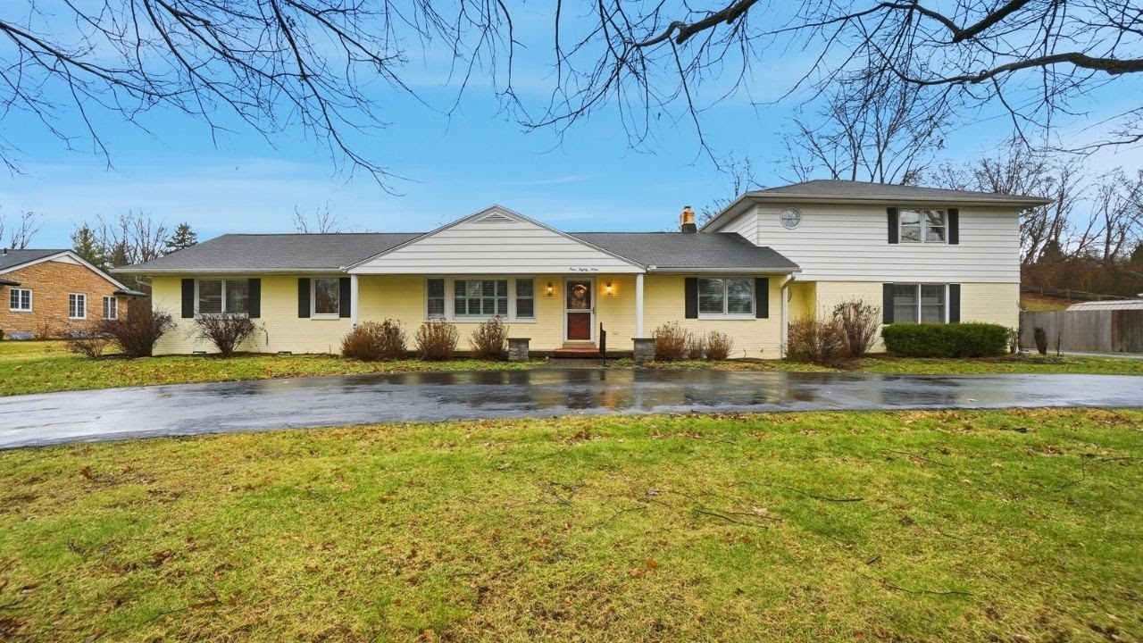 489 Jenny Ln