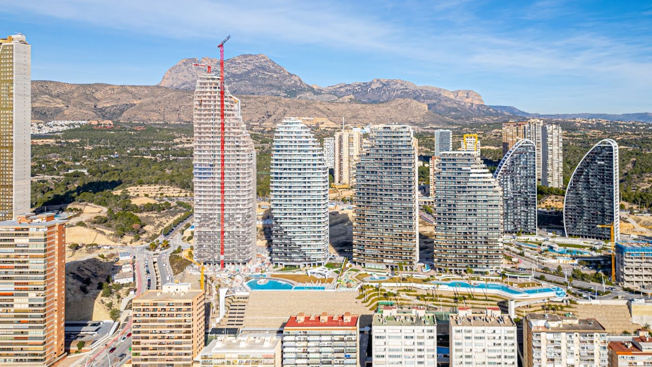 🏖️ Luksusowy apartament z widokiem na morze – Benidorm, Hiszpania