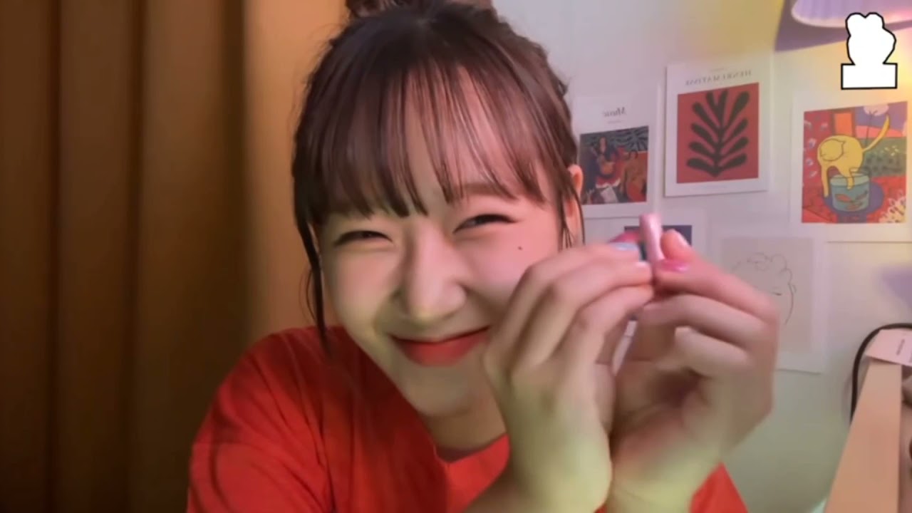 part 2 of my favorite kpop asmr videos (tapping, scratching, no talking (almost))