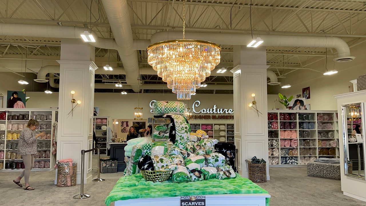 MINKY COUTURE DESIGNER BLANKET | lhydhia’s vlogs