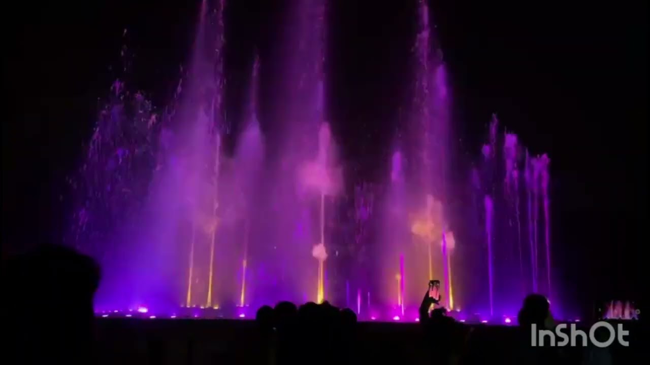 Brundaavan gaardens at bengaluru 🥰 beautiful place to visit this live show ❤️.. 