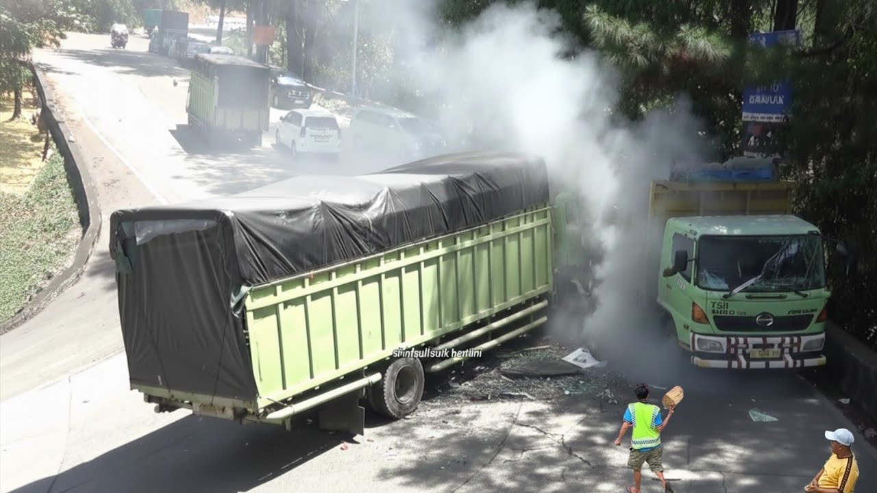Ngeri‼️Tepat Di Depan KameraDetik Detik M3ng3rikan Di Tanjakan Extrime Sitinjau Lauik