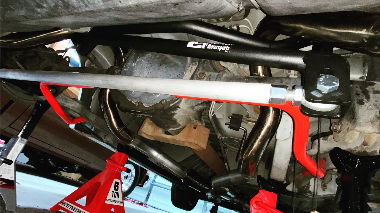 Установка планки Panhard Maximum Motorsports, часть 1