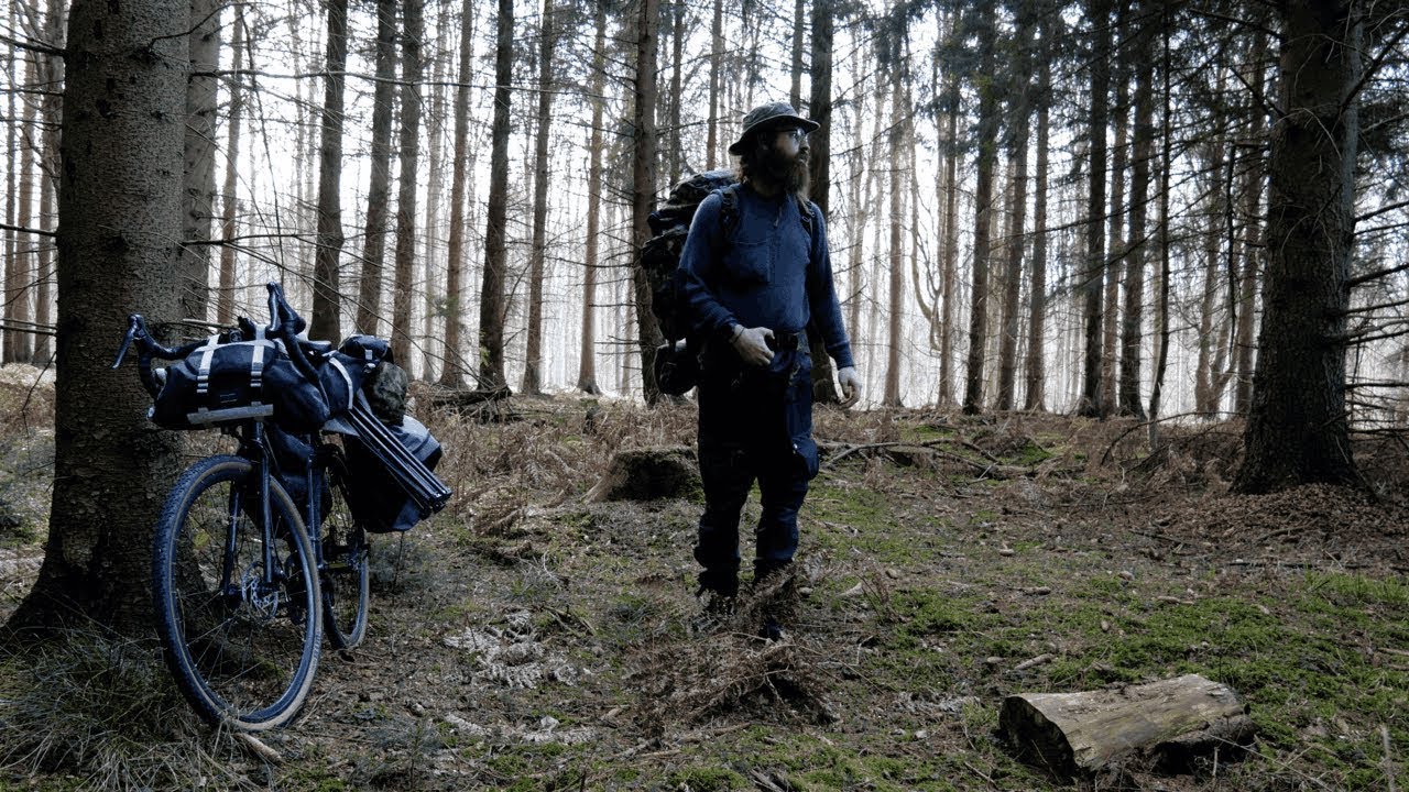 One Polish Lavvu, One Bike, One Night | Wild Camp & Fish in the bog (lost my lure). |  No speech.