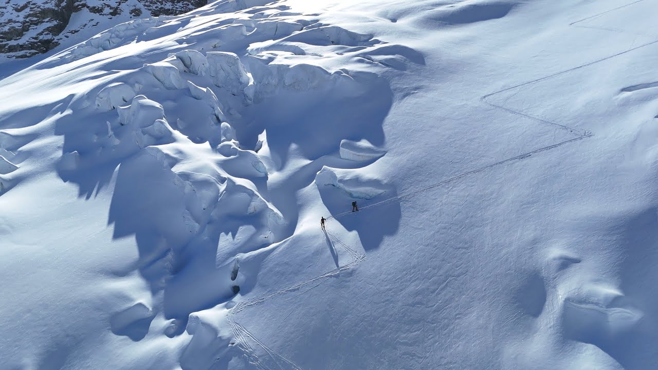 Piz Zupo 3996m Skitour  Abfahrt über die Westflanke
