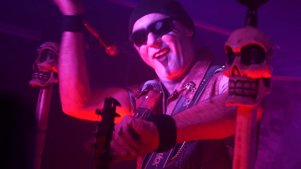 SANTA MUERTE - BackStage Pub 2/4
