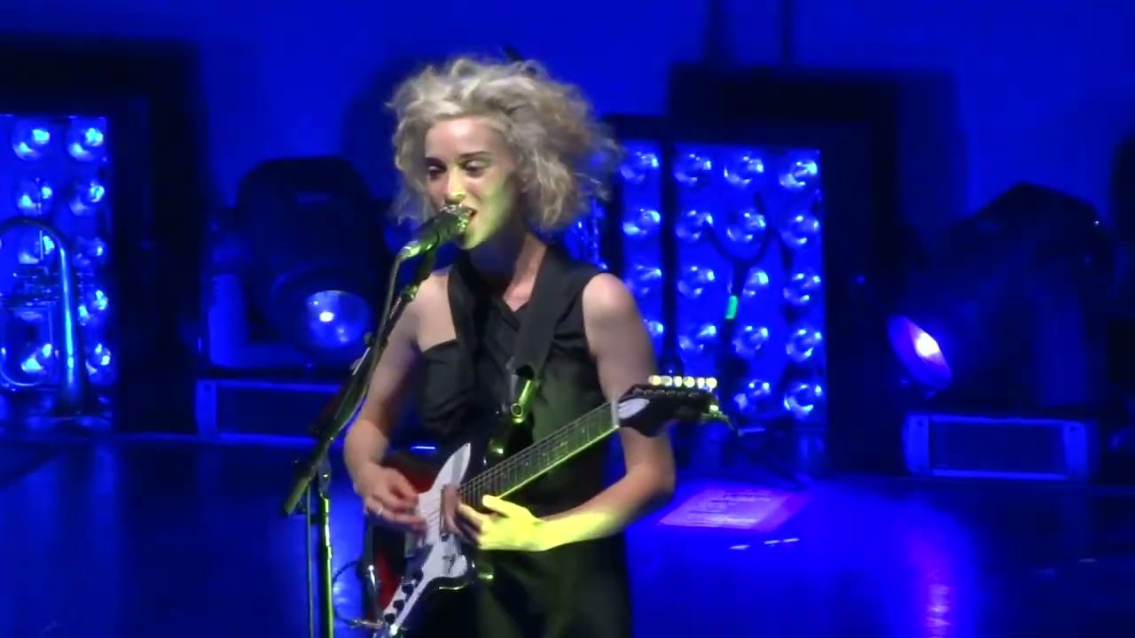 David Byrne and St. Vincent (Annie Clark) - Save Me From What I Want