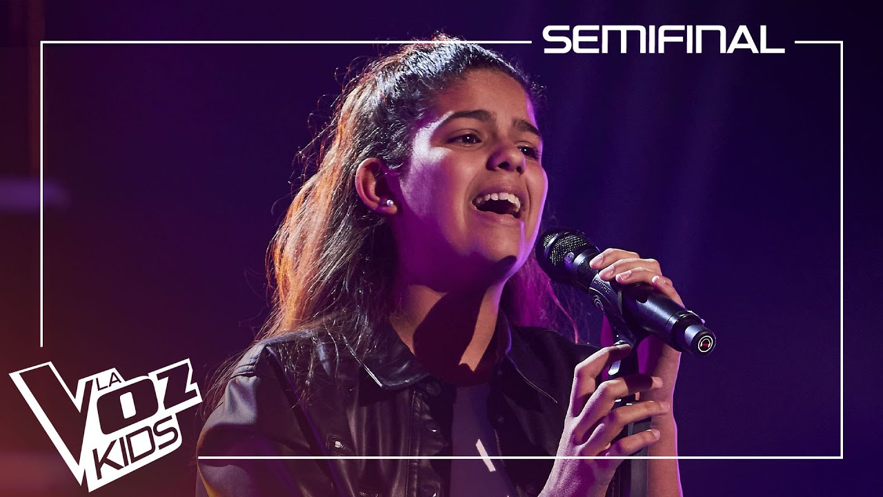 Nadia González canta 