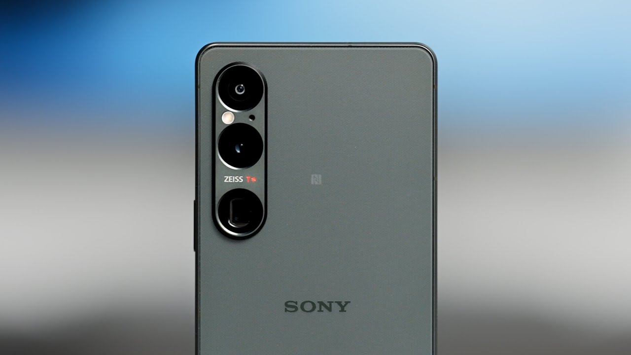 Японский! Дорогущий! Sony Xperia 1 VI против 15 Pro Max